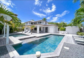 Villa Manzana : neuve 4ch 4sdb 2 piscines - LUXE
